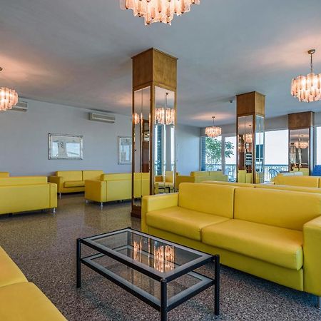 Hotel Majestic Белариа-Игеа Марина Екстериор снимка