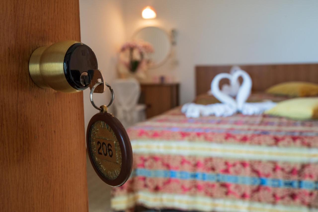 Hotel Majestic Белариа-Игеа Марина Екстериор снимка