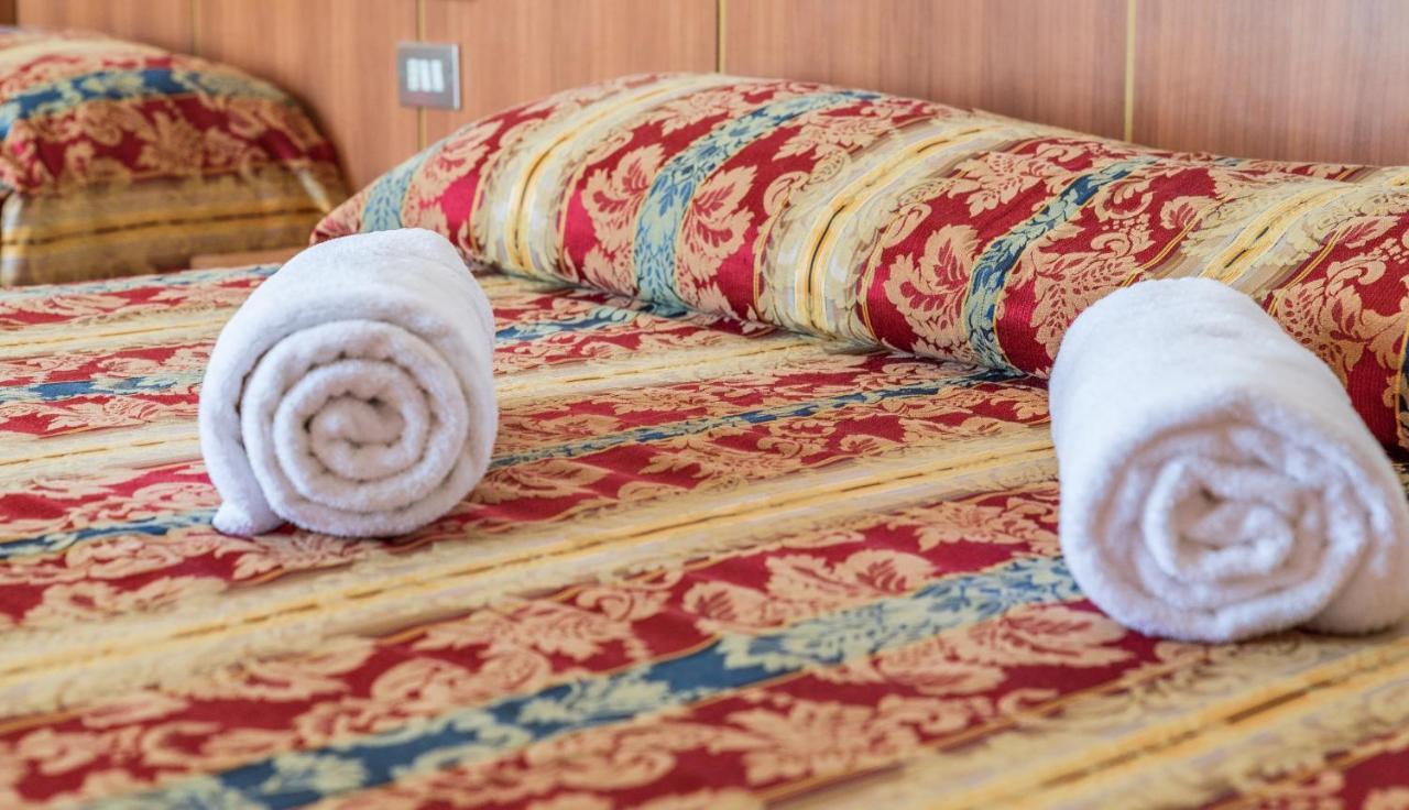 Hotel Majestic Белариа-Игеа Марина Екстериор снимка