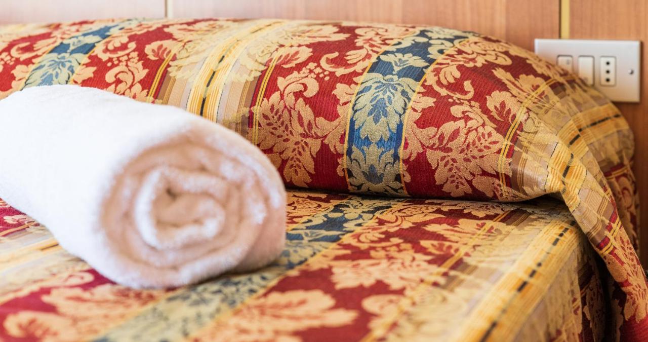 Hotel Majestic Белариа-Игеа Марина Екстериор снимка